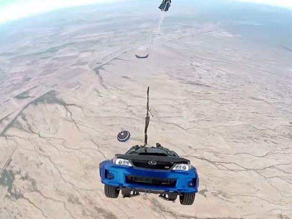 ரூ.3,400 கோடி கார், கட்டடங்களை நாசமாக்கிய ஃபாஸ்ட் அண்ட் ஃப்யூரியஸ்!