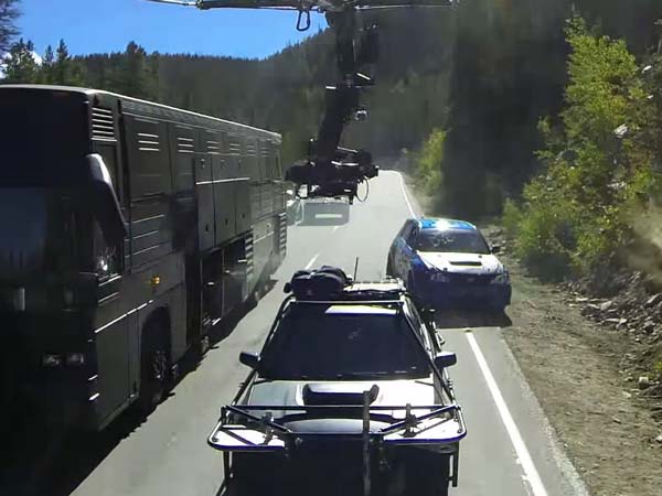 ரூ.3,400 கோடி கார், கட்டடங்களை நாசமாக்கிய ஃபாஸ்ட் அண்ட் ஃப்யூரியஸ்!