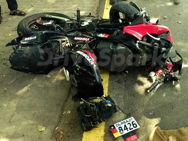 2 பைக்குகள் நேருக்கு நேர் மோதியதில் இளைஞர் பலி