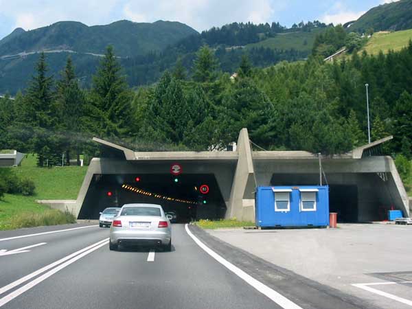 உலகின் மிக நீளமான டாப்-10 சுரங்க வழிப்பாதைகள்