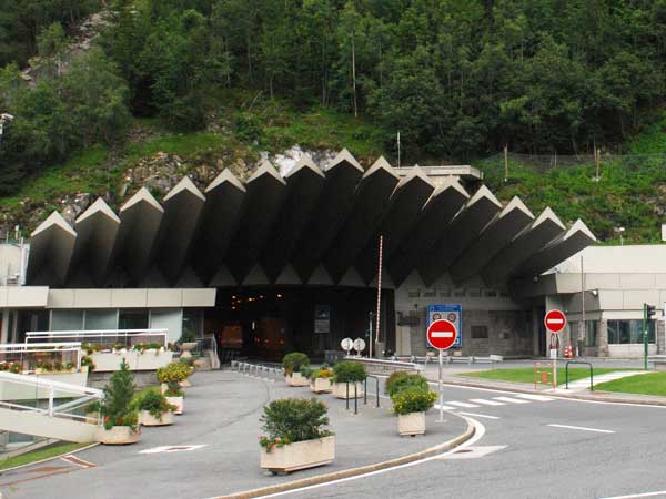 உலகின் மிக நீளமான டாப்-10 சுரங்க வழிப்பாதைகள்