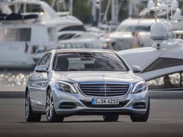 மெர்சிடிஸ் கோனெஸ்ஸர் கார் விற்பனைக்கு அறிமுகம்
