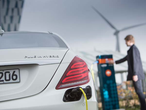 மெர்சிடிஸ் கோனெஸ்ஸர் கார் விற்பனைக்கு அறிமுகம்