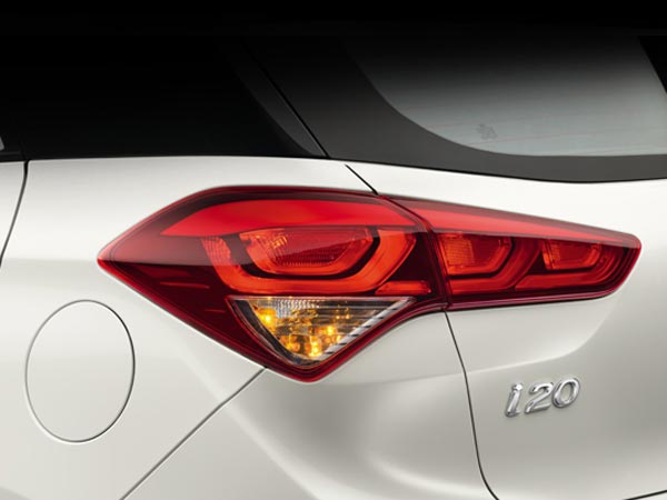 இந்தியாவில் எலைட் ஐ20 காரை வெளியிட்டது ஹூண்டாய் இந்தியாவில் எலைட் ஐ20 காரை வெளியிட்டது ஹூண்டாய்