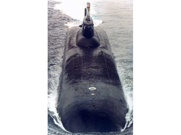 உலகின் மிகப்பெரிய நீர்மூழ்கி கப்பல் : டிமிட்ரி டான்ஸ்காய்