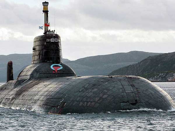 உலகின் மிகப்பெரிய நீர்மூழ்கி கப்பல் : டிமிட்ரி டான்ஸ்காய்