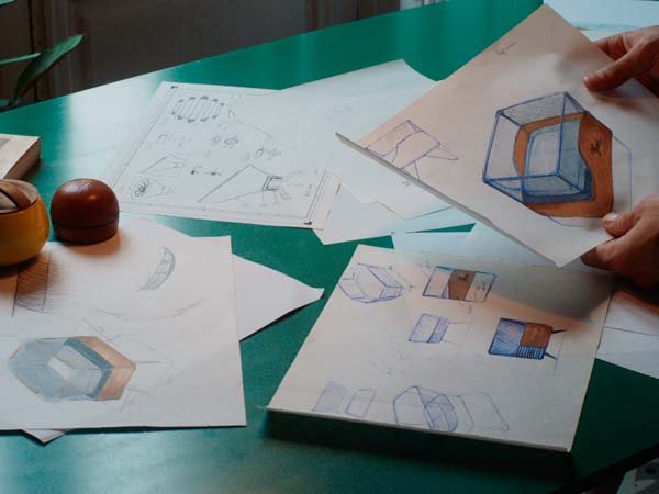 குழந்தைகள் தூங்க மார்டன் தொட்டில்: ஃபோர்டு கண்டிபிடிப்பு