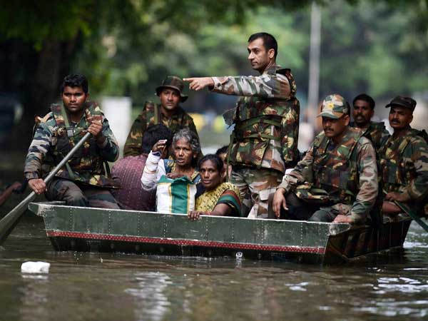 நீர் - நில பைக்கை உருவாக்கி மாணவர்கள் சாதனை!