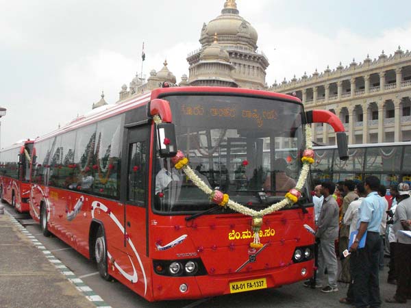 வால்வோ கார்களின் புதிய விலை பட்டியல்..!