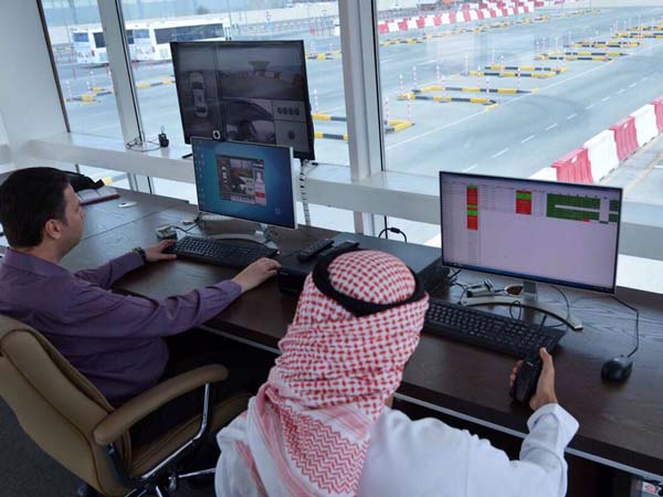 துபாயில் விரைவில் தானியங்கி பறக்கும் கால்டாக்ஸி சேவை