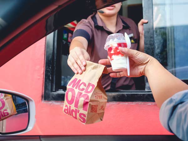  யூடியூப்பில் டிரைவிங் பயின்று கார் ஓட்டிய 8 வயது சிறுவன்..!