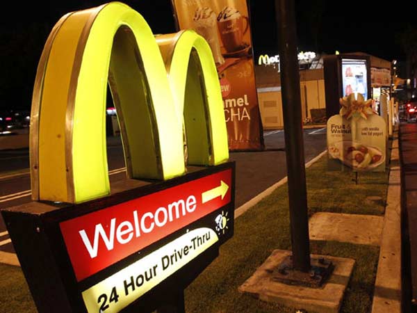  யூடியூப்பில் டிரைவிங் பயின்று கார் ஓட்டிய 8 வயது சிறுவன்..!