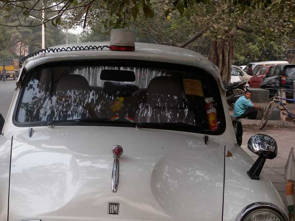 விஐபி-கள் சிவப்பு சுழல் விளக்கை பயன்படுத்த அனுமதி இல்லை...!