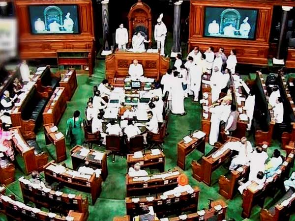 விஐபி-கள் சிவப்பு சுழல் விளக்கை பயன்படுத்த அனுமதி இல்லை...!