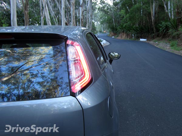 புதிய ஃபியட் புன்ட்டோ எவோ பியூர் கார் அறிமுகம்..!