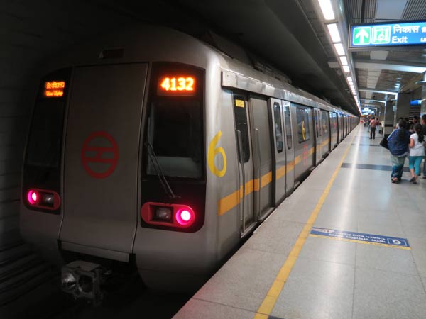 டெல்லியில் டிரைவில்லாத மெட்ரோ இரயில்...! விரைவில்