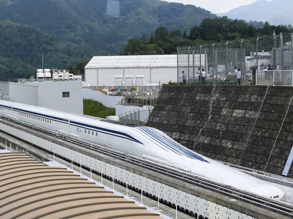 மணிக்கு 600 கிமீ வேகம் வரை செல்லும் மாக்லேவ் ரயில் - சிறப்புத் தகவல்கள்!