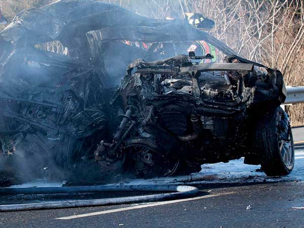 காரில் தீ பிடித்தால் செய்யவேண்டியவை..! செய்யக்கூடாதவை..!