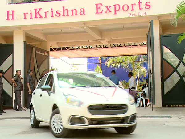 ஊழியர்களுக்கு ஆக்டிவா ஸ்கூட்டர் பரிசு.. வியக்கவைத்த முதலாளி..!