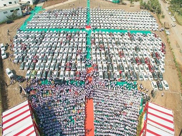 ஊழியர்களுக்கு ஆக்டிவா ஸ்கூட்டர் பரிசு.. வியக்கவைத்த முதலாளி..!