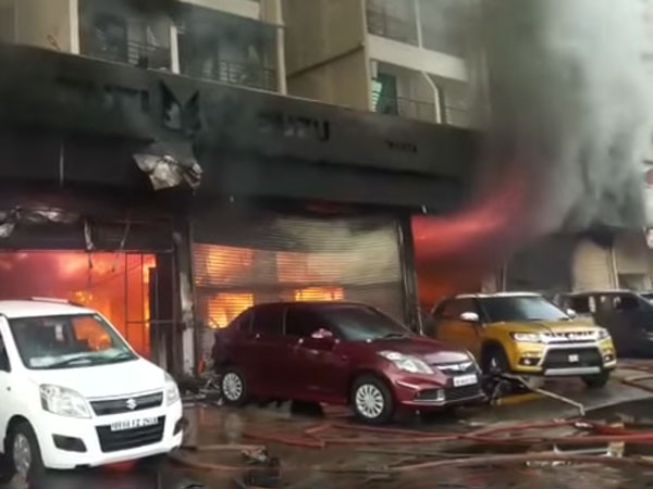 மாருதி நெக்ஸா ஷோரூமில் தீ விபத்து: காரணம் என்ன?