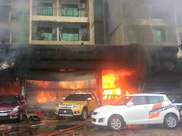 மாருதி நெக்ஸா ஷோரூமில் தீ விபத்து: காரணம் என்ன?