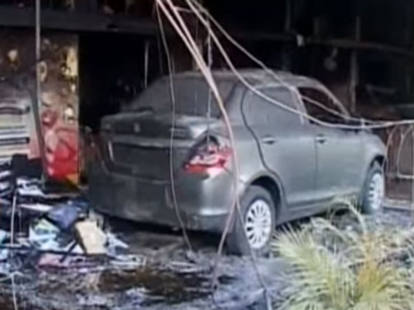 மாருதி நெக்ஸா ஷோரூமில் தீ விபத்து: காரணம் என்ன?