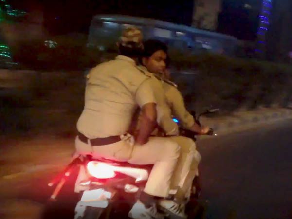 விதிமீறும் காவலர்துறையினர் குறித்த தகவலுக்கு ரூ.1000 பரிசு!