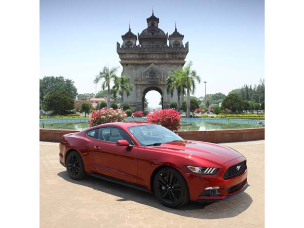 தனுஷ், அனிருத் இந்த கார் வாங்கியதற்கு காரணம் இது தான்.!