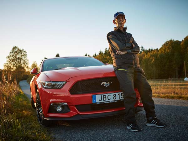 தனுஷ், அனிருத் இந்த கார் வாங்கியதற்கு காரணம் இது தான்.!