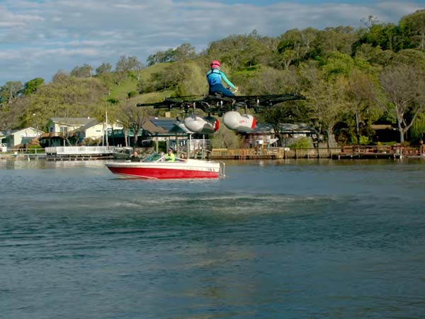 கூகுள் நிறுவனர் ஆதரவில் உருவான புதிய பறக்கும் கார்!