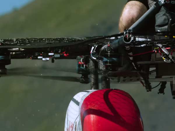 கூகுள் நிறுவனர் ஆதரவில் உருவான புதிய பறக்கும் கார்!