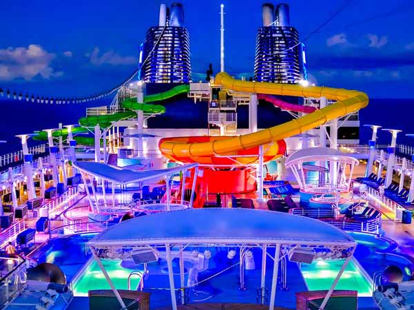 கார் பந்தயத் தடம் கொண்ட உலகின் முதல் சொகுசுக் கப்பல் தயார்!