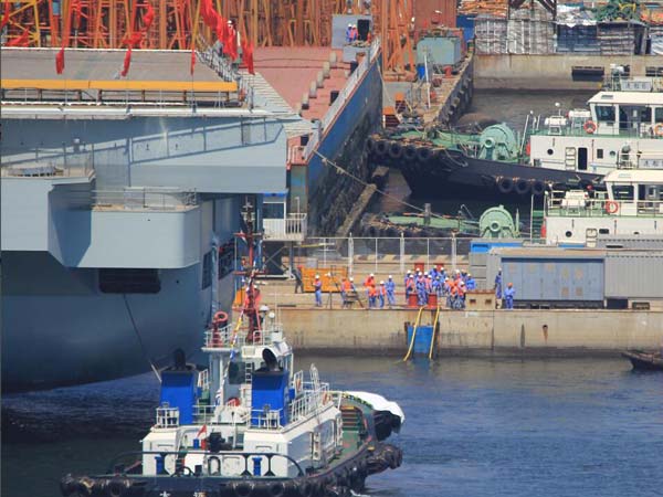 ரகசியமாக தயாரித்த விமானம் தாங்கி கப்பலை வெளியிட்ட சீனா..!