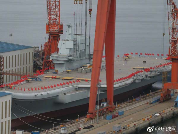 ரகசியமாக தயாரித்த விமானம் தாங்கி கப்பலை வெளியிட்ட சீனா..!