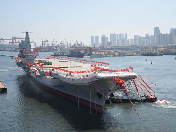 ரகசியமாக தயாரித்த விமானம் தாங்கி கப்பலை வெளியிட்ட சீனா..!