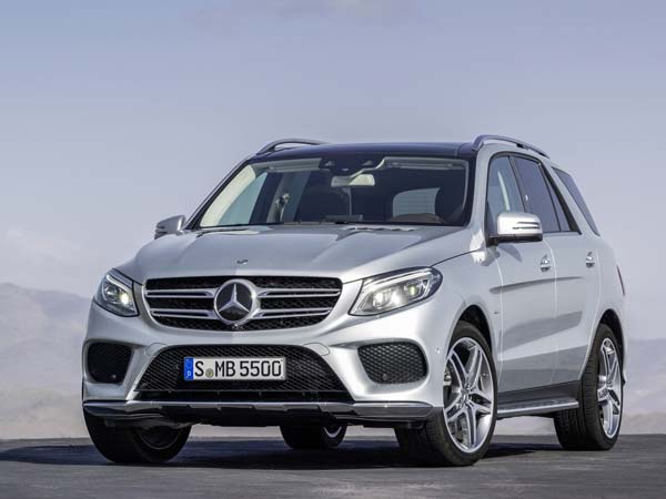 வாடிக்கையாளரிடம் அசிங்கப்பட்ட மெர்சிடிஸ் பென்ஸ் நிறுவனம்..!