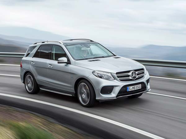 வாடிக்கையாளரிடம் அசிங்கப்பட்ட மெர்சிடிஸ் பென்ஸ் நிறுவனம்..!