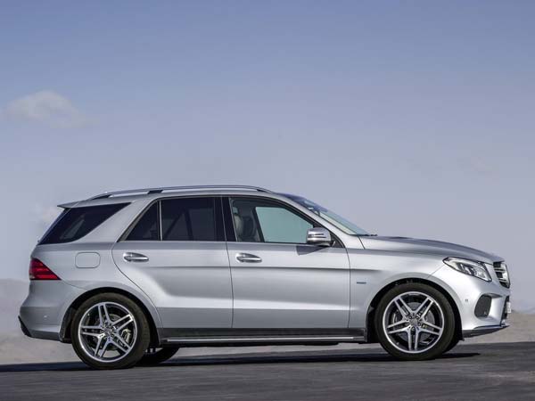 வாடிக்கையாளரிடம் அசிங்கப்பட்ட மெர்சிடிஸ் பென்ஸ் நிறுவனம்..!