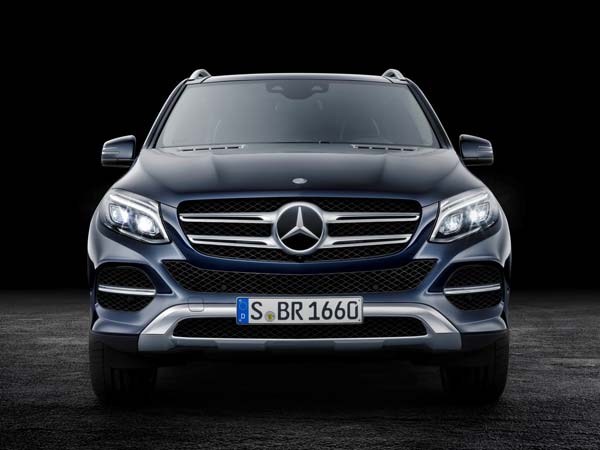 வாடிக்கையாளரிடம் அசிங்கப்பட்ட மெர்சிடிஸ் பென்ஸ் நிறுவனம்..!