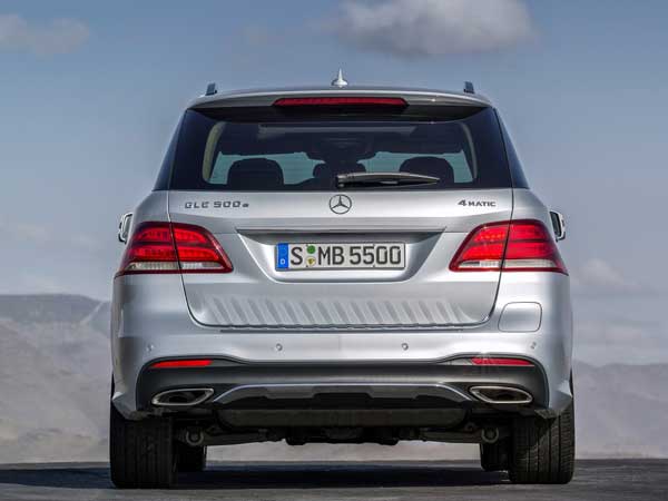 வாடிக்கையாளரிடம் அசிங்கப்பட்ட மெர்சிடிஸ் பென்ஸ் நிறுவனம்..!