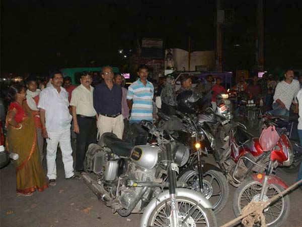 பெட்ரோல் நிலையங்களின் தில்லாலங்கடி வேலைகள்... !