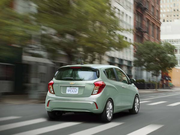 விரைவில் அறிமுகமாகவுள்ள 2017 செவர்லே பீட் கார்..! 