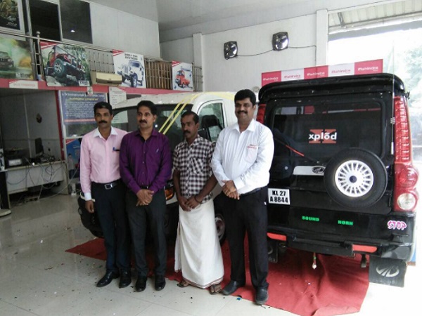 ஆட்டோ ஓட்டுநருக்கு மஹிந்திரா நிறுவனர் பரிசளித்த காரணம்..!