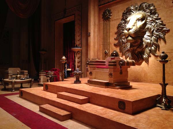 பாகுபலி கத்தி சுழலும் ரதத்திற்கு உயிர் கொடுத்த எஞ்சின்