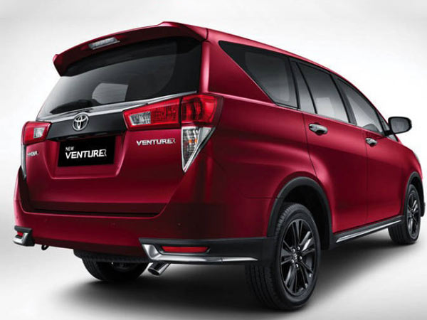 புதிய டொயோட்டா இன்னோவா கிரெஸ்டா டூரிங் ஸ்போர்ட் கார் அறிமுகம்..!