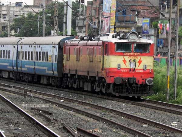 ரயில்களை கண்காணிக்க புதிய ரேடியோ சாதனம்: இந்திய இரயில்வே 