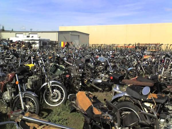 40 நொடிகளில் வாகனங்களை திருடும் திருடர்களின் பிளான்..!