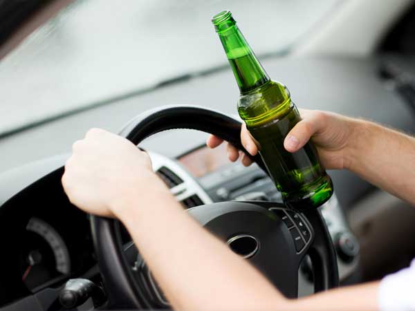 நெடுஞ்சாலையில் கார் ஓட்டும்போது விபத்துக்களை தவிர்ப்பதற்கான வழிகள்!