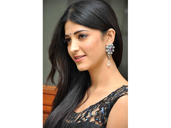 சமந்தா முதல் சன்னி லியோன் வரை: கதாநாயகிகளின் கார் கலெக்‌ஷன்